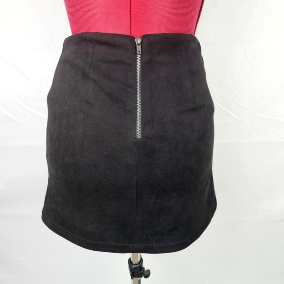 Chelsea & Violet Black Short Skirt with Fringe Accent & back Zipper & Liner - XS - Picture 3 of 5